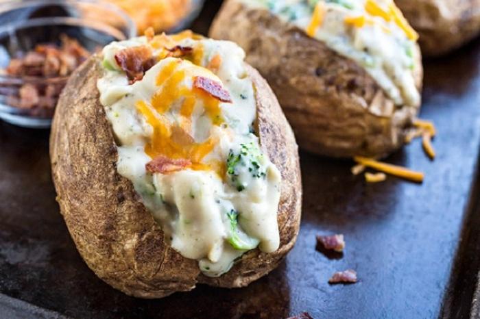 Картофель можно выпекать весьма оригинально: итак, главные способы выпечки картофеля, которые поразят ваших гостей