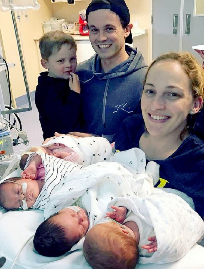 После 3 лет безуспешных попыток зачатия у пары родились четверняшки. Как живет многодетная семья