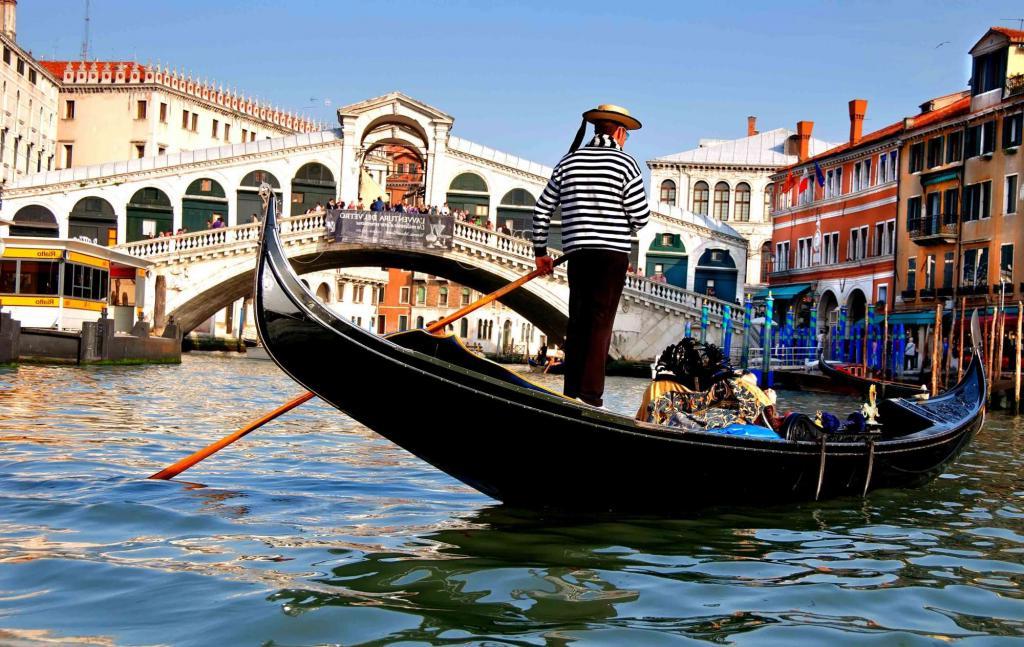 Гондольеры в венеции картинки