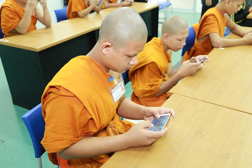 На одном из киберспортивных турниров по мобильным играм победили монахи
