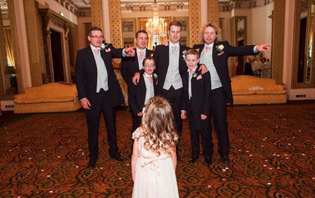 Хаос свадебного дня, запечатленный обычными людьми: 10 необычных фото со свадеб