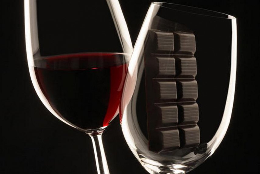 Научно доказано! Вино и шоколад предотвращают появление морщин