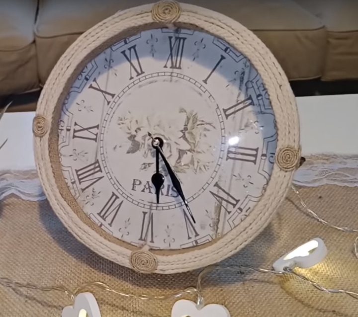 Фантазия без границ: вам приходила мысль сделать что либо стоящее из обычной банки? Я использую ее для создания стильных часов!