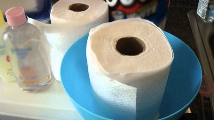 Сделала влажные салфетки из туалетной бумаги своими руками: делюсь простым трюком