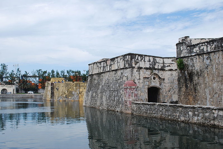 9 интересных испанских замков, построенных повсюду: крепость Сан Хуан де Улуа превратили в необычную тюрьму