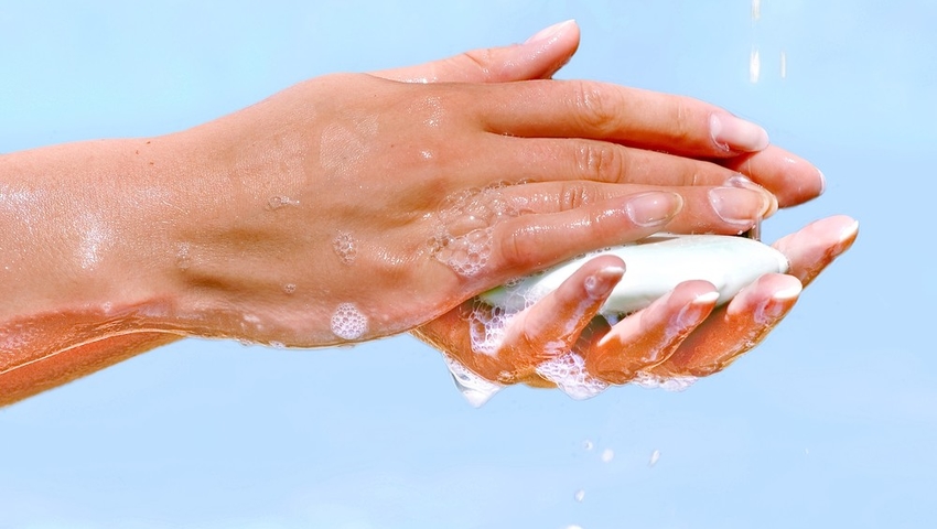 Соль водой смываю. Вымыть руки. Маска мытью рука картинки. Вымыть руки жидким мылом.