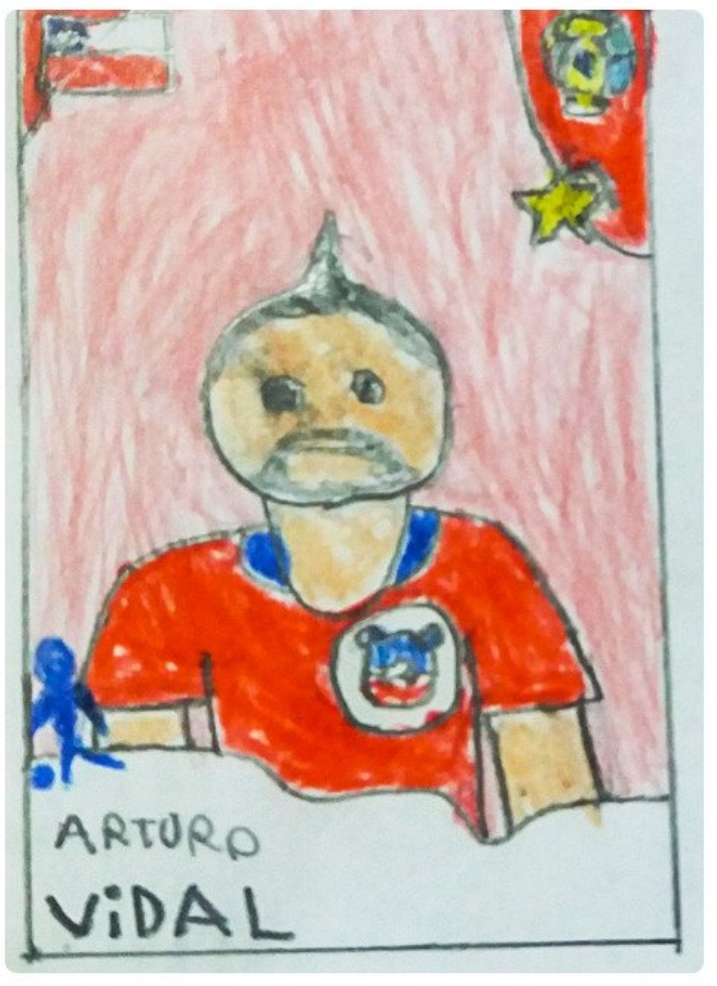 Чилийский мальчик рисует футбольные наклейки, потому что его мама не может позволить себе купить их: его ждет большой сюрприз