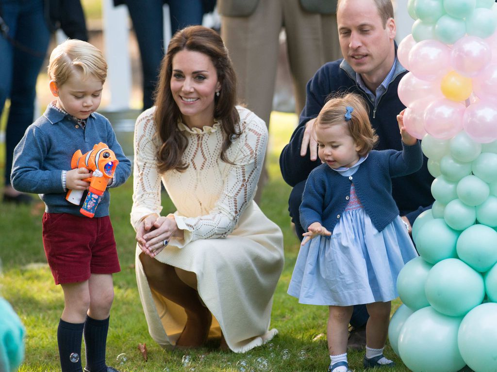Супруга принца уильяма. Принц Уильям и Кейт Миддлтон. Принцесса Кейт Миддлтон. Дети Кейт Миддлтон и принца Уильяма. Кейт Миддлтон с детьми.