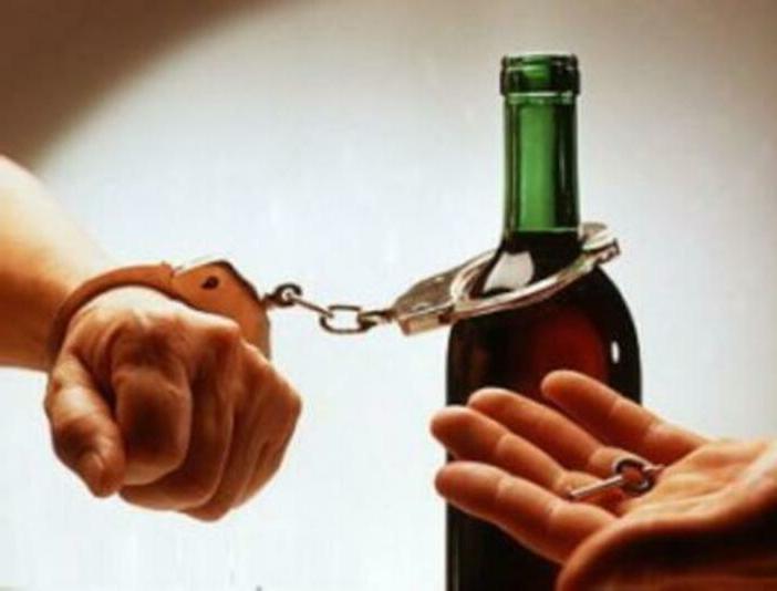 Что делать женам, чьи мужья пьют алкоголь: кодирование - это не выход