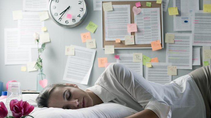 Эксперты утверждают, что 20-30 минут дневного сна положительно влияют на наш организм