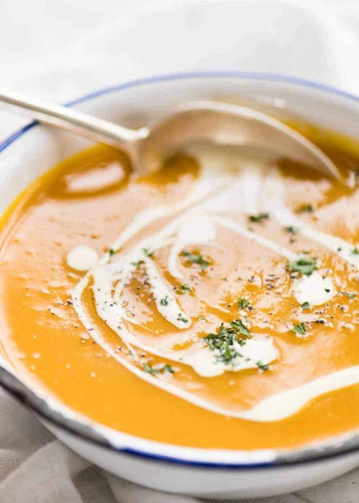 Осенью часто готовлю крем суп из тыквы: классический рецепт, который не требует дорогих продуктов