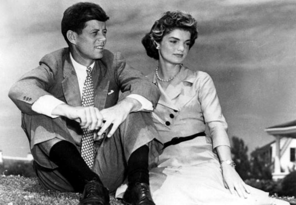 Джеки Кеннеди ненавидела свое свадебное платье и еще 10 фактов о другой жизни самой стильной первой леди США, скрытых от глаз общественности