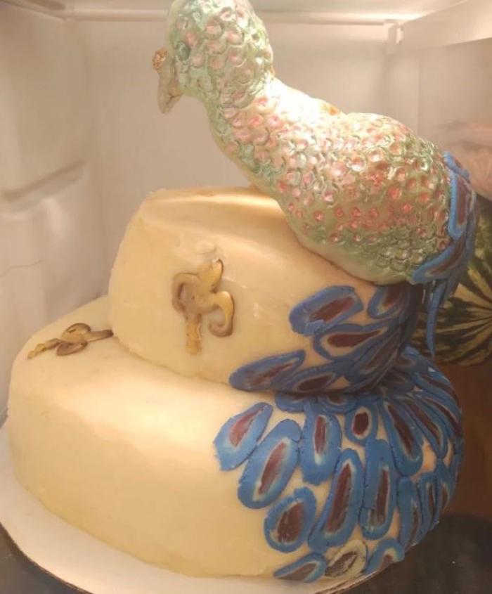 Невеста заказала шикарный и дорогущий торт. Но увидев 