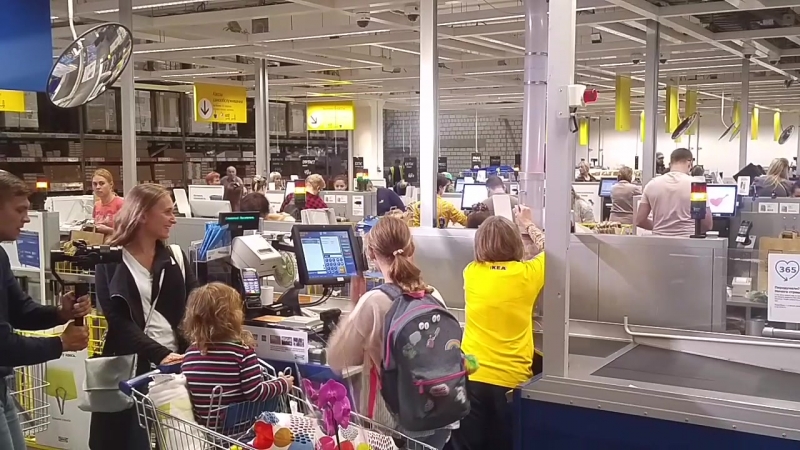 Почему во всех магазинах IKEA изогнутые проходы: хитрый ход, с помощью которого растут продажи. Управляющий одного из магазинов сети поделился со мной секретом фирмы