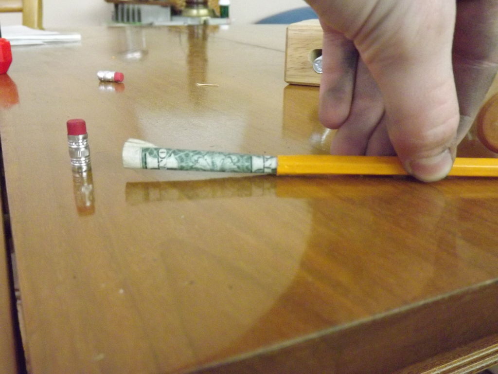 Идеальное место для заначки: как сделать секретный  сейф  в обычном карандаше