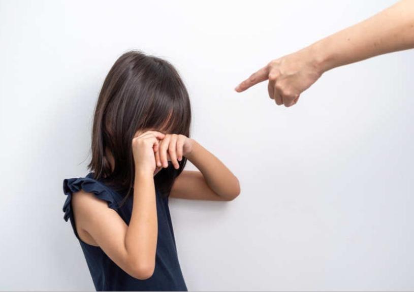 Жесткое воспитание делает детей асоциальными, агрессивными, бесчувственными: результаты исследования