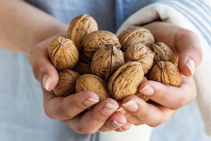 Орехи, картошка, арахис: почему эти и некоторые другие продукты считаются самой опасной едой