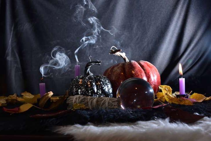 День Дракулы, фестиваль «Голодных духов» и другие праздники в мире, которые похожи на Хэллоуин