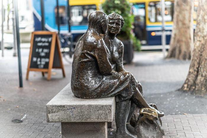 «Место встречи»: статуя двух женщин в Дублине, которые имеют не только голос, но и обидные прозвища