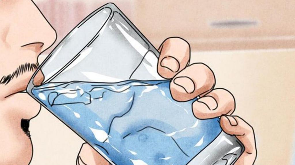 Что произойдет с организмом, если выпивать 4 стакана воды натощак: необычный японский метод