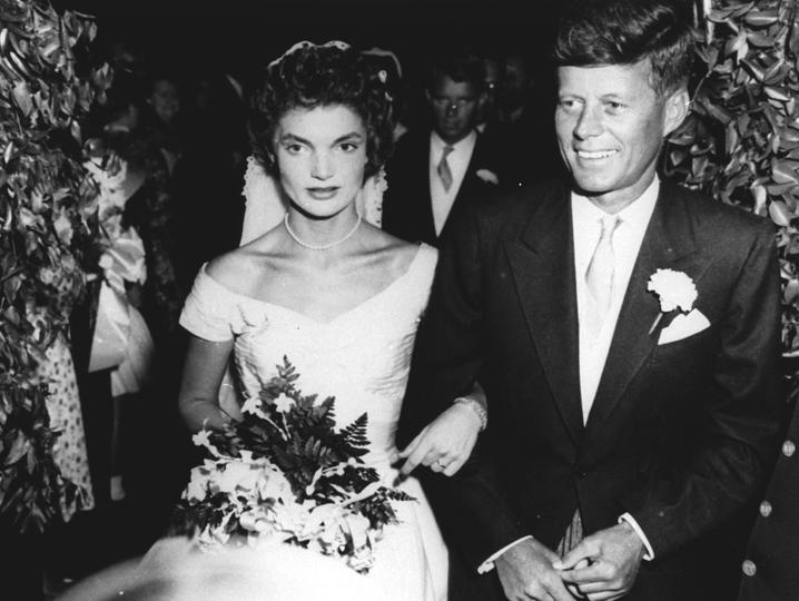 Джеки Кеннеди ненавидела свое свадебное платье и еще 10 фактов о другой жизни самой стильной первой леди США, скрытых от глаз общественности
