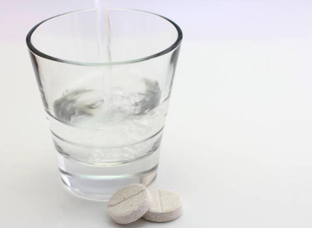 Почему нельзя глотать таблетки без воды? Интересные ответы специалистов