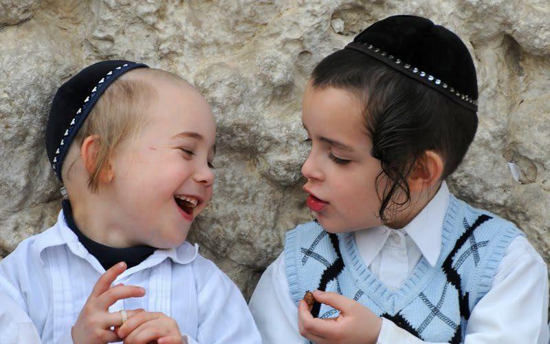 Почему среди еврейских детей так много гениев? Все дело в похвалах и свободе