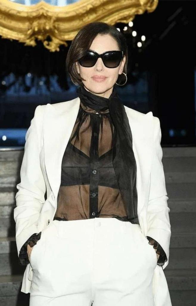 Короткая стрижка Моники Беллуччи удивила всех на Миланском показе моды