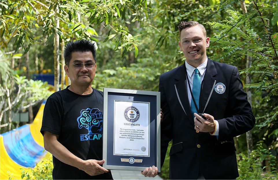 Для любителей острых ощущений: самая длинная в мире водная горка в Малайзии