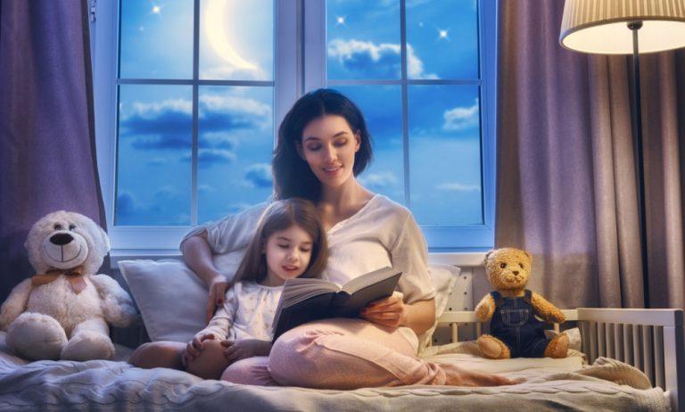 Как родители укладывают спать дочек с помощью светящихся пижам и другие уловки