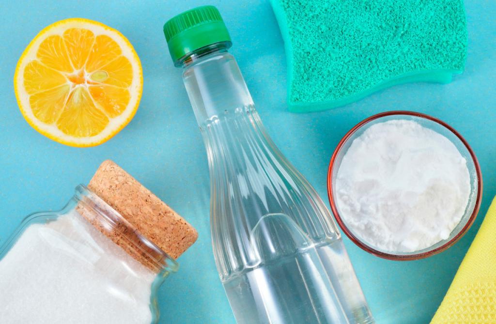 Соль, уксус и лимон: эффективные домашние средства, которые удалят следы дезодоранта с одежды и вернут ей первозданный вид