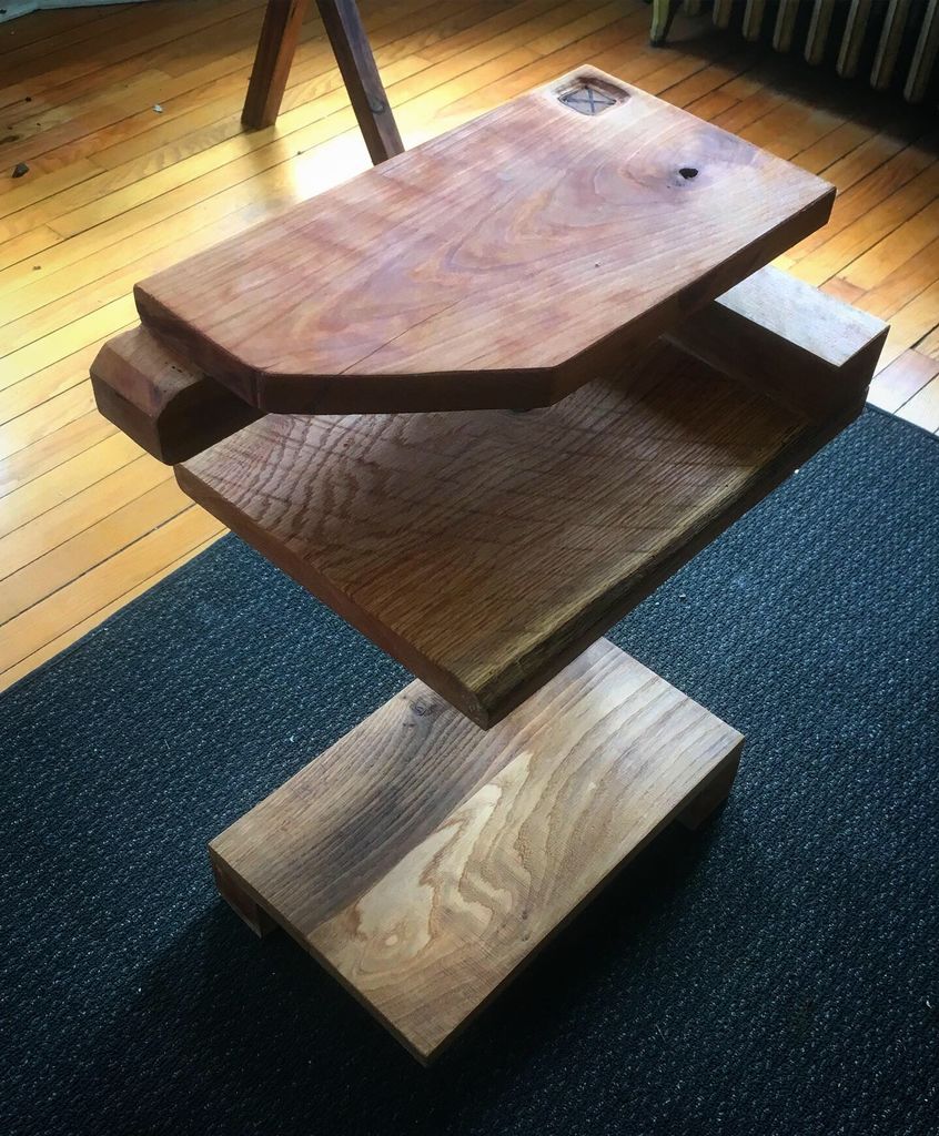 Простой и функциональный предмет мебели своими руками: может использоваться как столик или прикроватная тумбочка