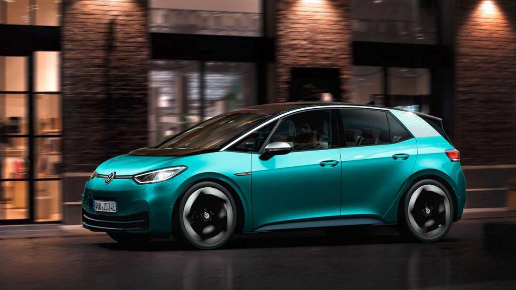Volkswagen начал производство авто, доступного для миллионов: с конвейера выйдет электромобиль-кроссовер ID.3