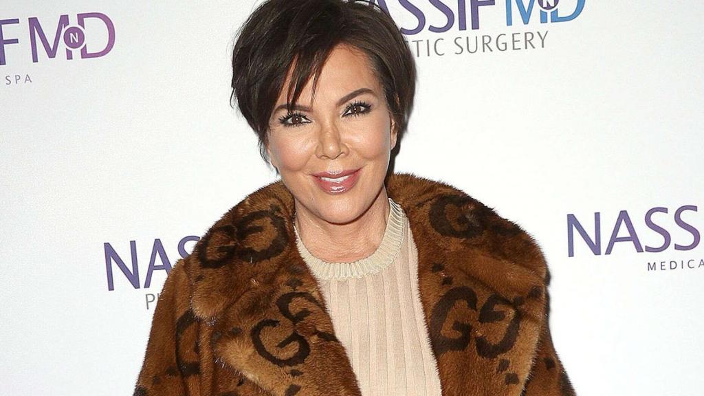 Крис Дженнер продала норковую шубу Gucci на сайте Kardashian Kloset за огромную сумму