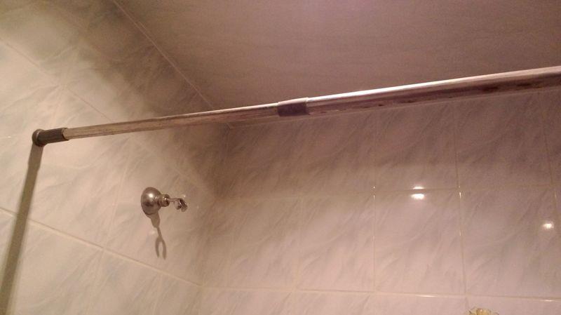 Установить штангу в ванной. Карниз для ванны с кольцами Monterno (CR-4-Bronze). Штанга для занавески в ванной. Штанга для душевой шторки. Шторка для ванной с палкой.