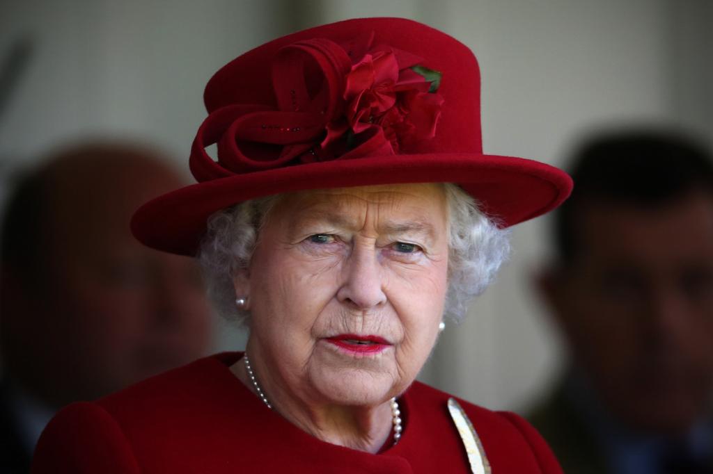 Она должна оставаться «строго нейтральной»: может ли королева голосовать на всеобщих выборах