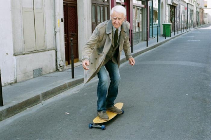 10 фото пожилых людей, катающихся на скейтбордах, уничтожат все стереотипы о старости