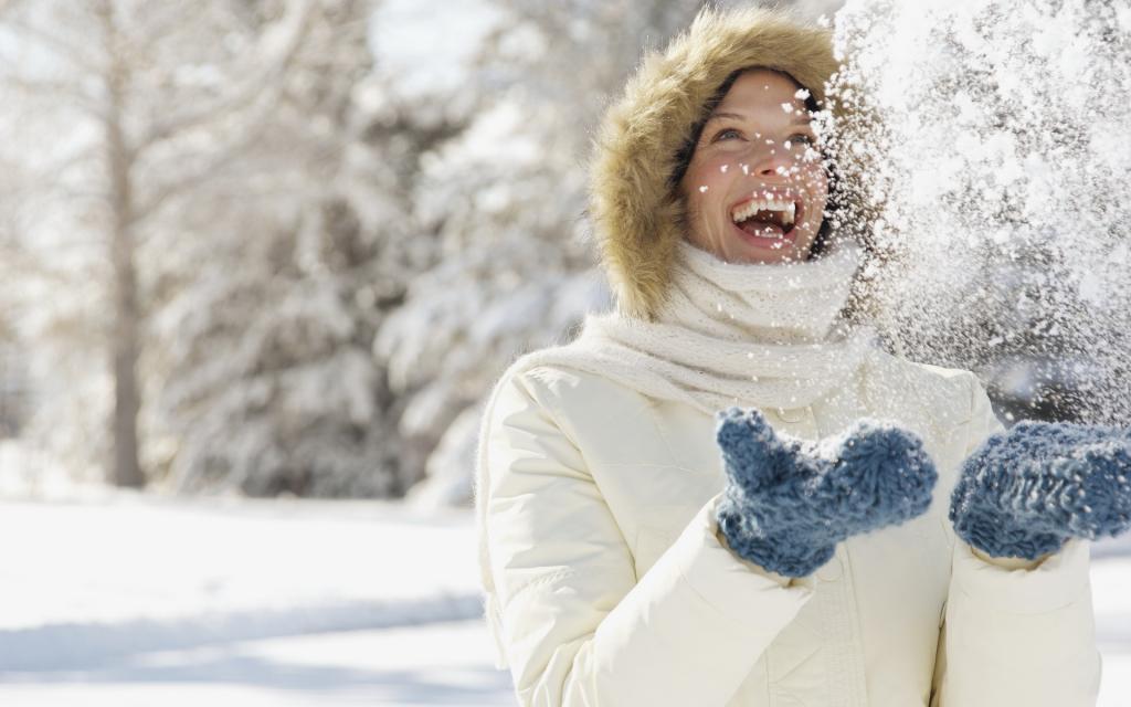 Как быстро согреться в зимнее время: специи, смех и еще 3 эффективных способа