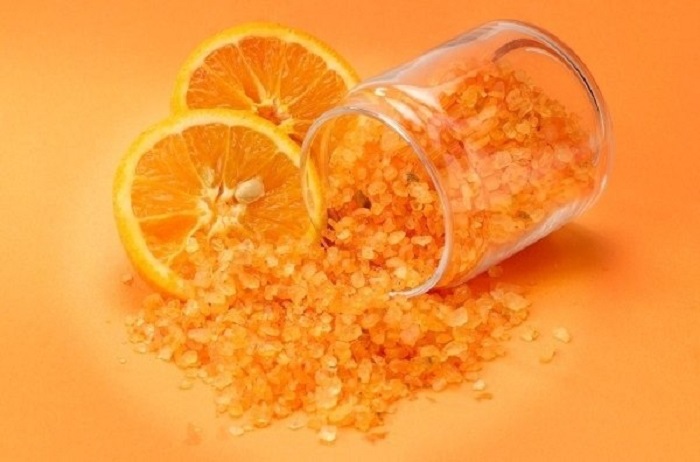 Из-за частых отключений света в холодильнике стало дурно пахнуть: выручили апельсин и соль