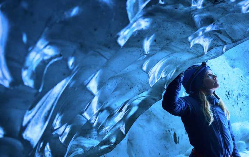 Только для зимнего отпуска: уникальные пещеры Исландии открываются для туристов
