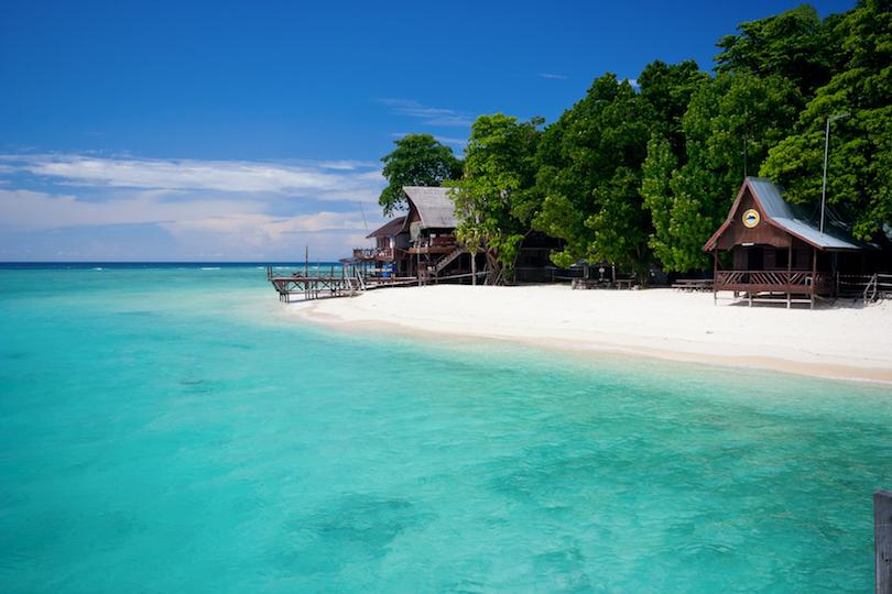 10 лучших пляжей Малайзии: куда стоит отправиться ради расслабляющего отдыха