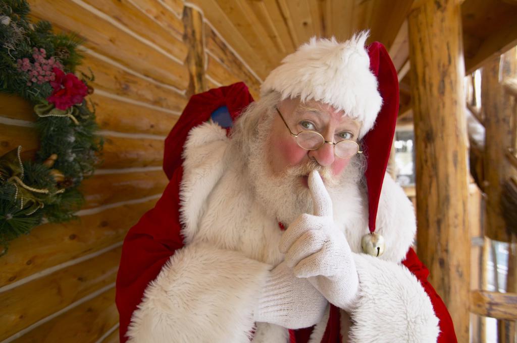 Отец хочет рассказать своим детям о том, что Деда Мороза не существует: интересно, как отреагируют ребята