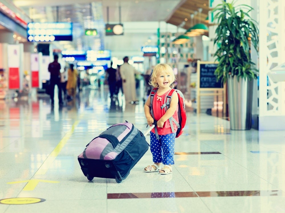 Родительский лайфхак: чем занять ребенка и накормить в путешествии одновременно