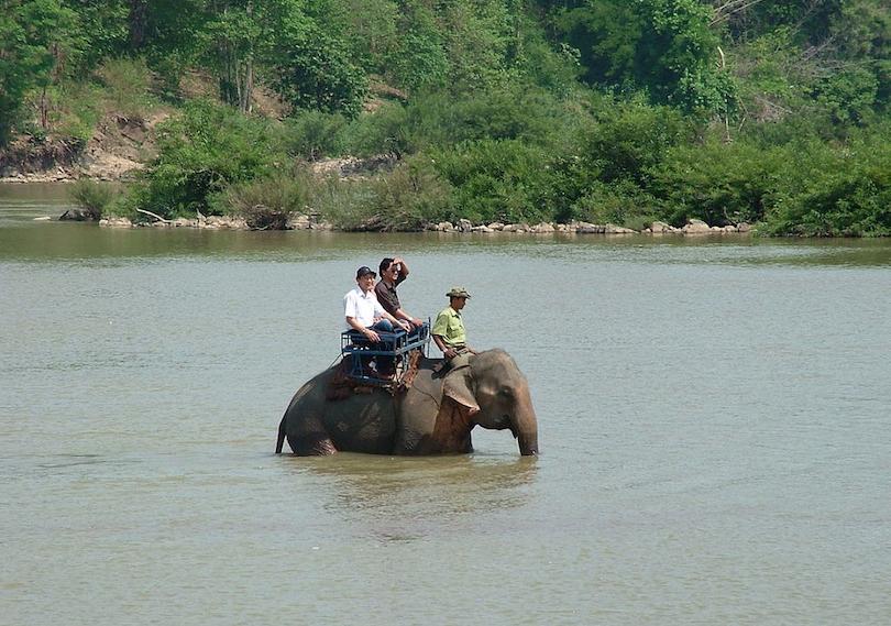Какие природные достопримечательности Вьетнама привлекают каждый год тысячи туристов