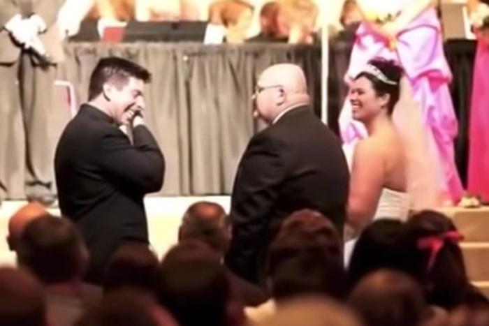 Трогательный момент: речь отца невесты на свадьбе довела жениха до слез