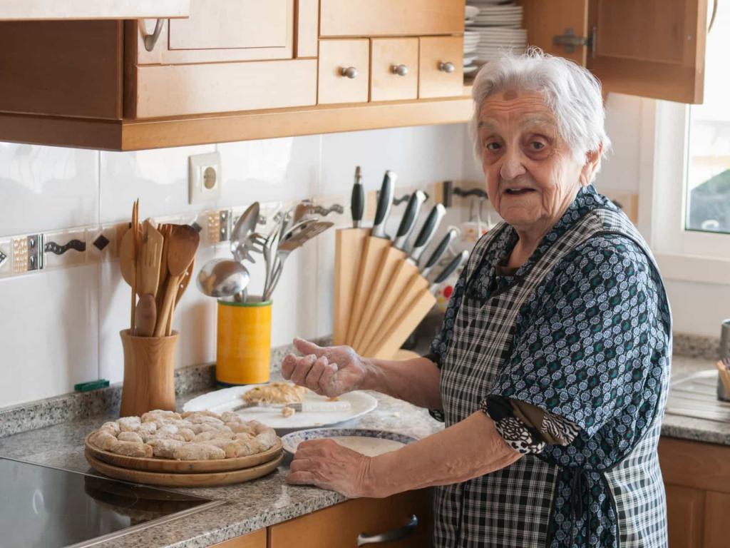 Выпившая вина тетя и бабушка, которая всегда на кухне: стереотипные родственники, которые есть на любом празднике