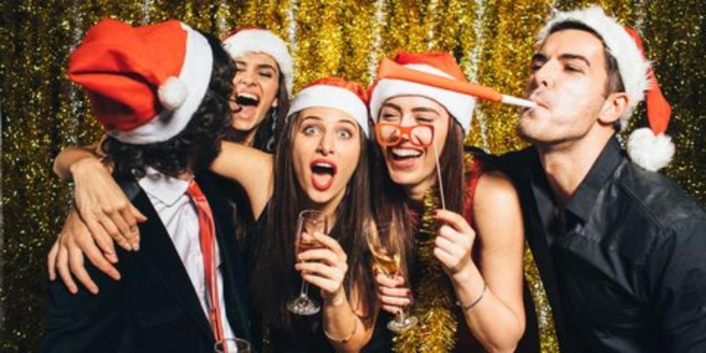 10 альтернативных идей для новогодней вечеринки с коллегами, которые многим понравятся
