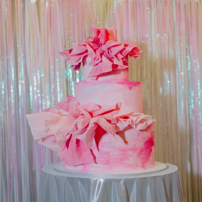Модные тенденции свадебных тортов 2020: геометрические блоки и насыщенные цвета