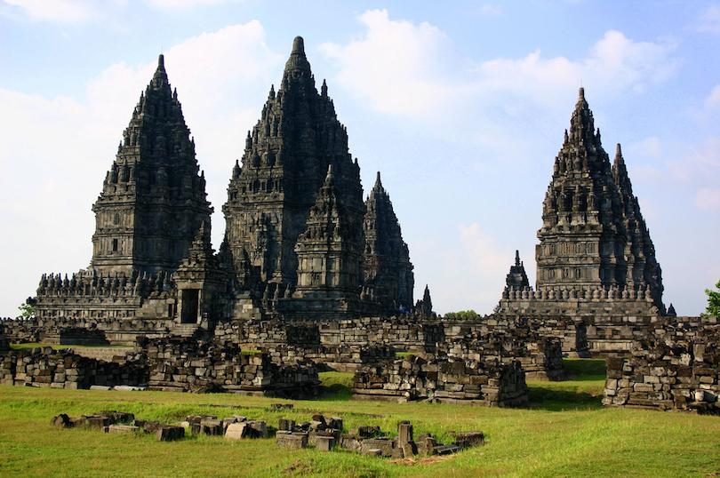 10 самых красивых храмов в Индонезии, которые привлекают больше всего туристов