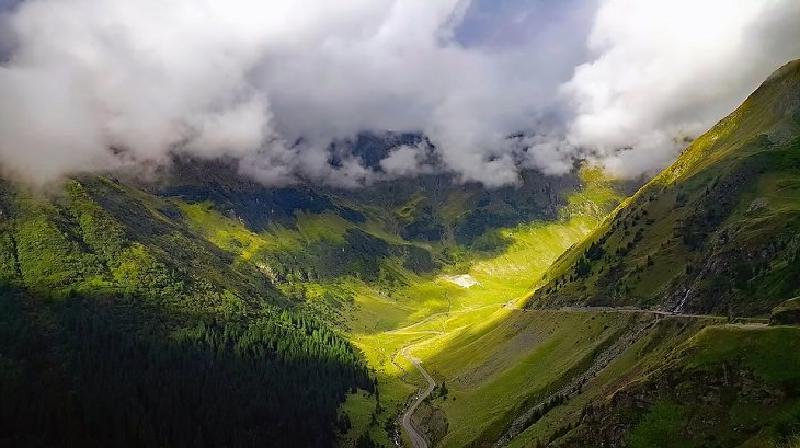 Бухарест, Синая, Брашов: недельный маршрут покажет всю неописуемую красоту Румынии